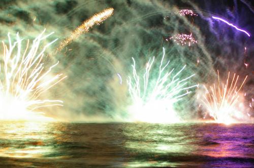 Fotografia de sandman - Galeria Fotografica: fuegos artificiales - Foto: fuegos en la playa 2