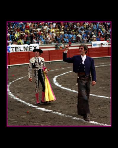 Fotografia de J. Armando Gmez Aguilar-DIGICOLOR - Galeria Fotografica: fiesta brava - Foto: buena faena