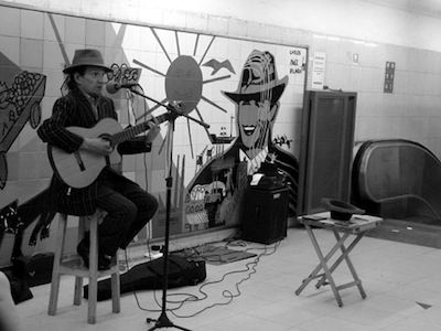 Fotografia de Guillermo Castillo Ramrez - Galeria Fotografica: Buenos Aires, crnicas urbanas de la otra ciudad. Msica subterrnea y habitantes de la calle.    - Foto: 