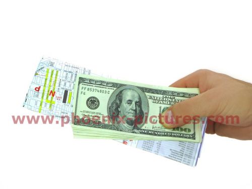 Fotografia de Phoenix Pictures - Galeria Fotografica: Comercial - Foto: Map and money