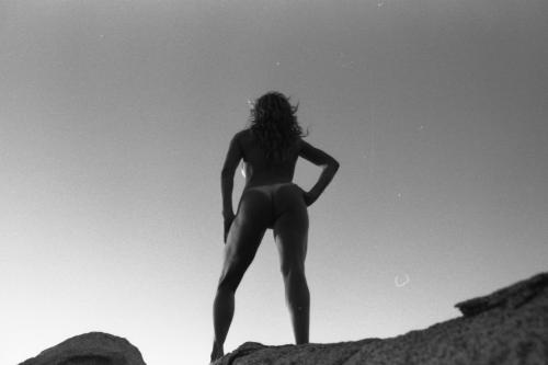 Fotografías mas votadas » Autor: Estrella Fugaz - Galería: Arte en las Rocas.... - Fotografía: Desnudo en Blanco 