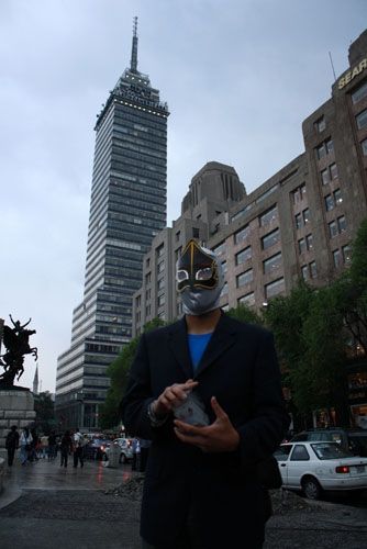 Fotografia de Guillermo Castillo Ramrez - Galeria Fotografica: Juglares urbanos en el centro de la ciudad de Mxico. - Foto: 