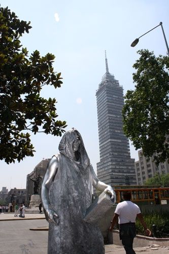 Fotografia de Guillermo Castillo Ramrez - Galeria Fotografica: Juglares urbanos en el centro de la ciudad de Mxico. - Foto: 