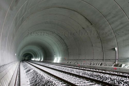 Fotografia de Sanchofoto S.C. - Galeria Fotografica: AQUITECTURA / EXTRUCTURAS - Foto: Tunel AVE de Galicia