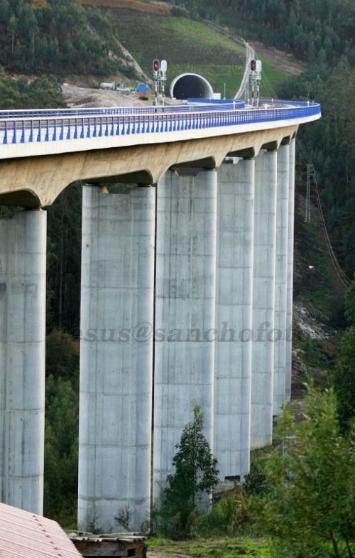 Fotografia de Sanchofoto S.C. - Galeria Fotografica: AQUITECTURA / EXTRUCTURAS - Foto: AVE de Galicia