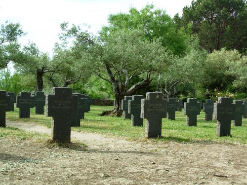 Fotografia de Karlos J. Moreta. - Galeria Fotografica: cementerio militar - Foto: 