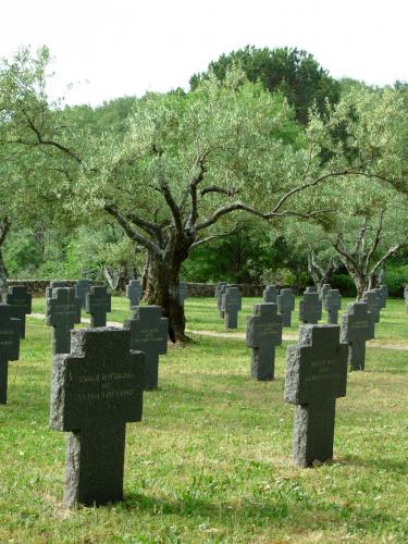 Fotografia de Karlos J. Moreta. - Galeria Fotografica: cementerio militar - Foto: 