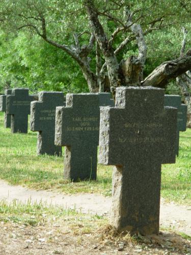 Fotografia de Karlos J. Moreta. - Galeria Fotografica: cementerio militar - Foto: 