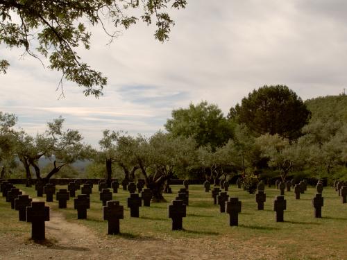 Fotografia de Karlos J. Moreta. - Galeria Fotografica: cementerio militar - Foto: 