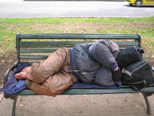 Fotografia de Sin Nombre - Galeria Fotografica: BONNI-M - Foto: LA  POBREZA  TIRADA EN LA CALLE