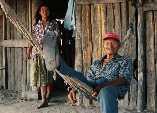 Fotografia de Amadeo Velazquez - Galeria Fotografica: Pueblo indigena Enxet-Paraguay - Foto: Hamaca