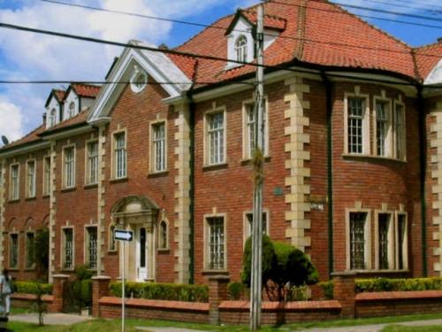 Fotografia de Sin Nombre - Galeria Fotografica: BONNI - M - Foto: BOGOT...NI SANTA NI CON F -2