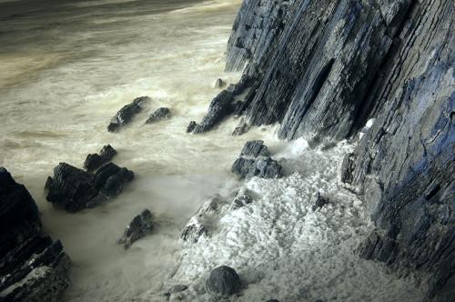 Fotografia de Jose Pinto - Galeria Fotografica: Rocas&Mar en B/N - Foto: Abismo