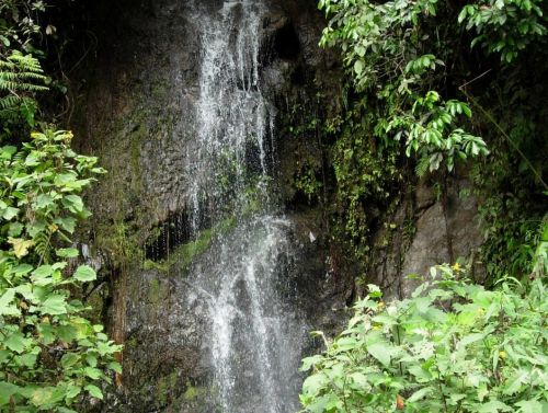 Fotografia de COMPUFOTO - Galeria Fotografica: CASCADAS - Foto: TESORO EN LAS MONTA�AS