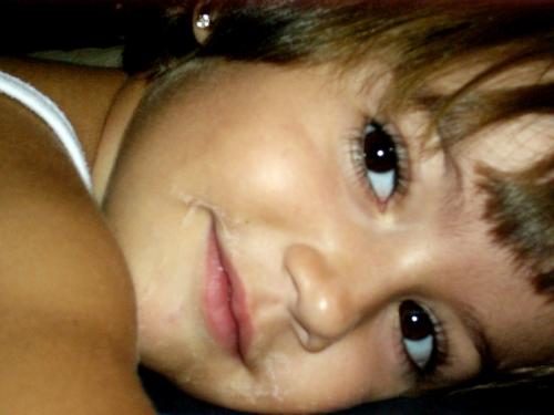 Fotografia de Pedro E. Marn Torres - Galeria Fotografica: Sara - Foto: despues de un vaso de leche