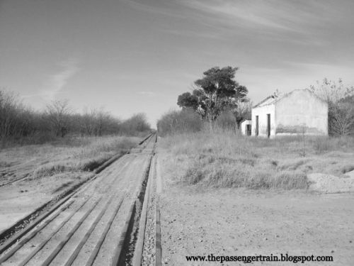 Fotografia de THE PASSENGER TRAIN - Galeria Fotografica: Por las vias del pais entre...Trenes, ferrocarriles y un poco de historia - Foto: Vivero, ruinas del FCGSM