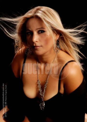 Fotografia de Guerrero Estudios - Galeria Fotografica: LAS FOTOS DE MI HERMOSA ESPOSA - Foto: ISABELA 3