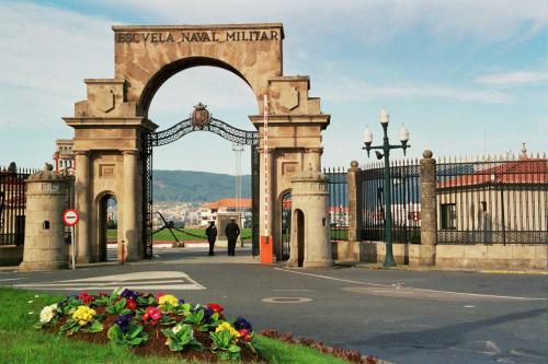 Fotografia de Samn - Galeria Fotografica: Mis viajes - Foto: Escuela Naval Militar (Mar�n)