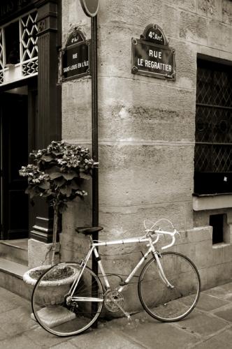 Fotografia de Sin Nombre - Galeria Fotografica: Coses Vistes - Foto: Cantonada i bicicleta