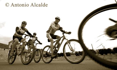 Fotografia de Antonio Alcalde - Galeria Fotografica: De todo un poco..... - Foto: Ciclistas