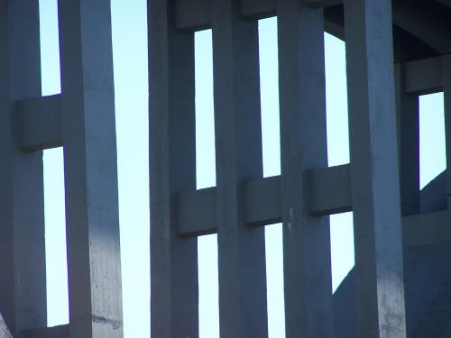 Fotografia de TATO - Galeria Fotografica: IMPRESIONES - Foto: CONTRAFUERTE FERROVIARIO