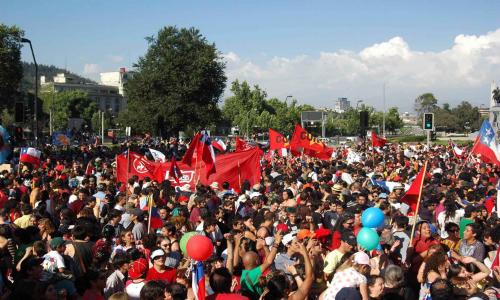 Fotografia de kukatj - Galeria Fotografica: dia de ....( chile alegria y sufrimiento) - Foto: tanta gente...