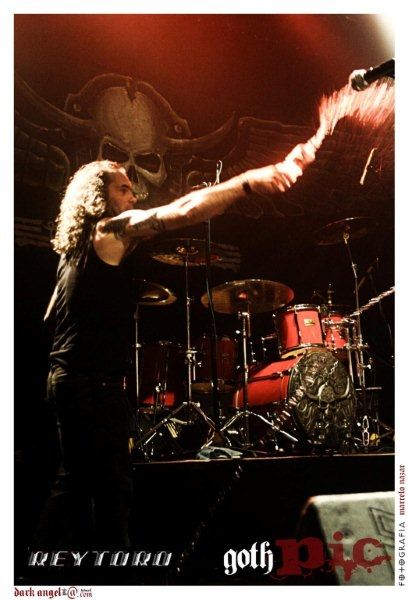 Fotografia de gothpic - Galeria Fotografica: en VIVO con REY TORO - Foto: 