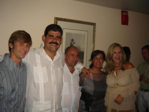 Fotografia de Sin Nombre - Galeria Fotografica: Rehershall Diner (29/07/05) - Foto: The cuban family