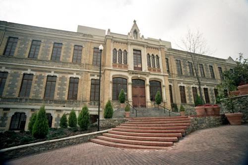 Fotografia de Hugo Corts - Galeria Fotografica: Arquitectura - Foto: Fachada ESMDM