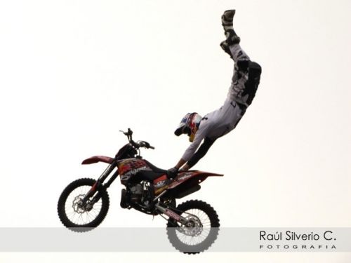 Fotografia de Fobos - Galeria Fotografica: Red Bull Motocross Free Style - Plaza de Armas de Lima - Foto: 