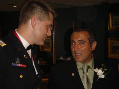 Fotografia de Sin Nombre - Galeria Fotografica: Wedding Reception at the Ranch (30/07/05) - Foto: Last advices... kill the bloody catalan!!