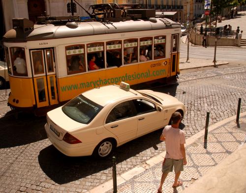 Fotografia de MaryChaco - Galeria Fotografica: Ciudades y pueblos - Foto: En tranva en taxi, o a pi.