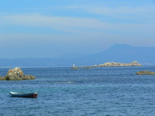 Fotografia de santiago vara lopez - Galeria Fotografica: GALICIA - Foto: barca con faro