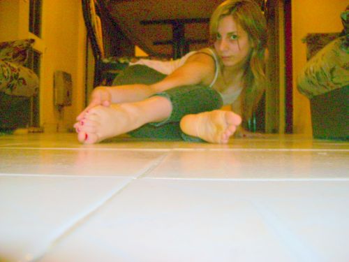 Fotografia de Fotos a tus pies - Galeria Fotografica: Bellas Descalzas --- Aylen (Argentina) - Foto: 