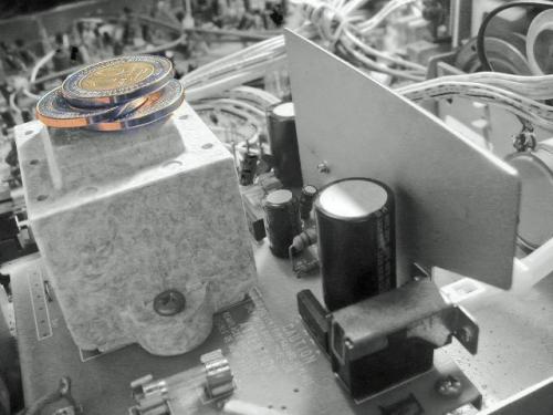 Fotografia de Legui - Galeria Fotografica: Surtidas - Foto: Tres monedas en la fuente