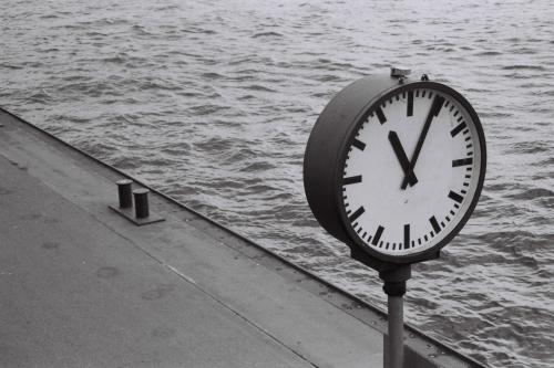 Fotografia de Ingrid Sof - Galeria Fotografica: El p�nico del paso del tiempo - Foto: tic-tac-tic-tac