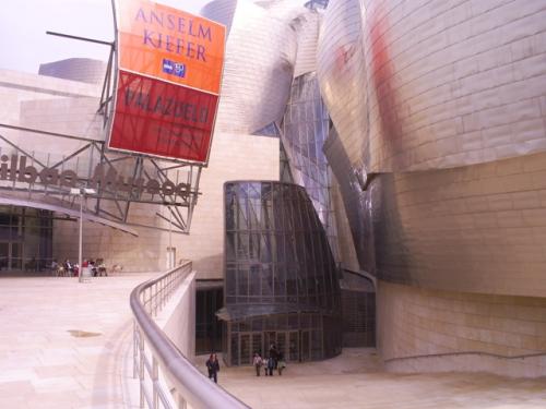 Fotografia de Christian Blana - Galeria Fotografica: Geografia urbana - Foto: Guggenheim Bilbao Museoa