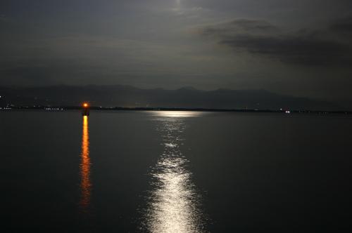 Fotografia de jumami - Galeria Fotografica: PASITO A PASITO INTENTARE SUPERARME... - Foto: Y LA LUNA SE REFLEJABA