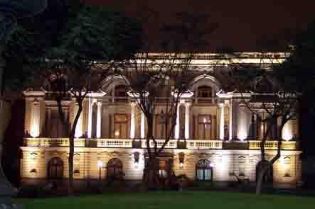 Fotografia de FERREFI - Galeria Fotografica: Lima Iluminada - Foto: Club NAcional - Lima - Per