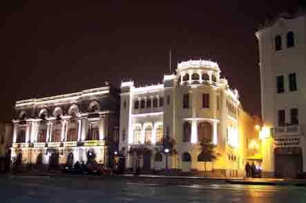 Fotografia de FERREFI - Galeria Fotografica: Lima Iluminada - Foto: Teatro Coln - Lima - Per