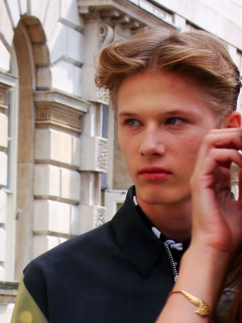 Fotografia de PEDRO GANDA - Galeria Fotografica: RETRATOS - Foto: ANGELO