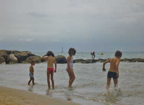 Fotografia de nirvana - Galeria Fotografica: Nios jugando en la playa - Foto: Nios jugando en la playa