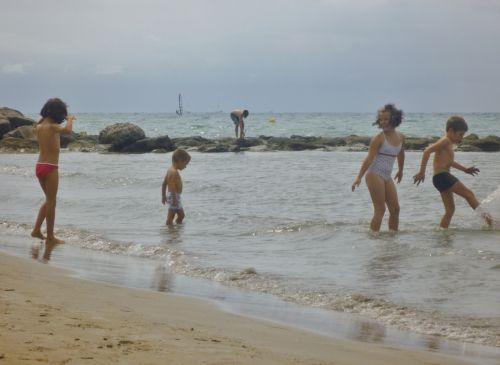 Fotografia de nirvana - Galeria Fotografica: Nios jugando en la playa - Foto: Nios jugando en la playa