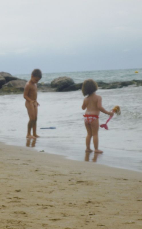 Fotografia de nirvana - Galeria Fotografica: Nios jugando en la playa - Foto: Nios jugando en la playa