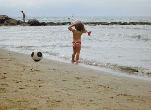 Fotografia de nirvana - Galeria Fotografica: Nios jugando en la playa - Foto: Nios jugando en la playa