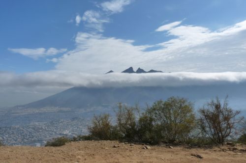 Fotografia de Jos� - Galeria Fotografica: Monterrey - Foto: Cerro con nubes