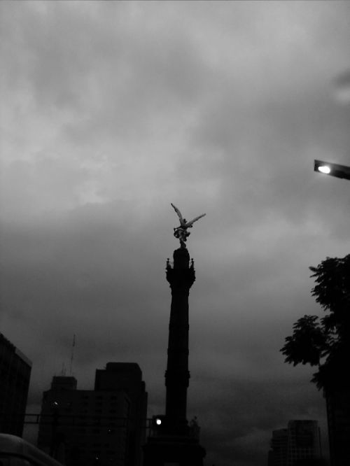 Fotografia de Mike.Castro.Fragmentos de Realidad.Photo - Galeria Fotografica: ::Primera Galeria::  - Foto: El Angel de la Independencia, DF Mexico