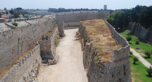 Fotografia de th3f1nd3r - Galeria Fotografica: Paisajes  - Foto: El foso de Rodas