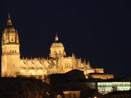 Fotografia de Emae - Galeria Fotografica: Salamanca de noche - Foto: Catedral y Casa Lis