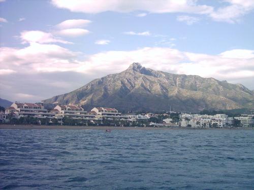 Fotografia de ALFREDO - Galeria Fotografica: FREDY.....MARBELLA - Foto: LA MADRE DE MARBELLA..(LA CONCHA)